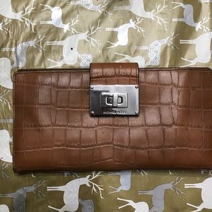 Michael Kors Clutch